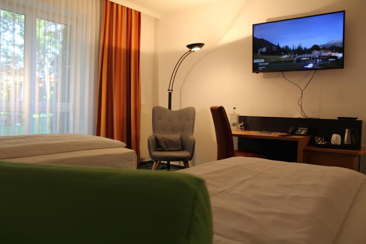 H+ Hotel エアフルト エクステリア 写真